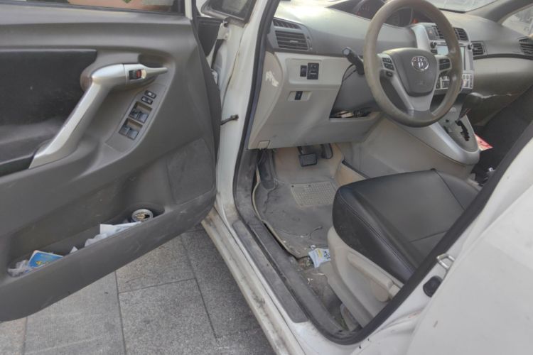 Used Toyota Verso 2014 Starlight 180G CVT Comfort Edition
