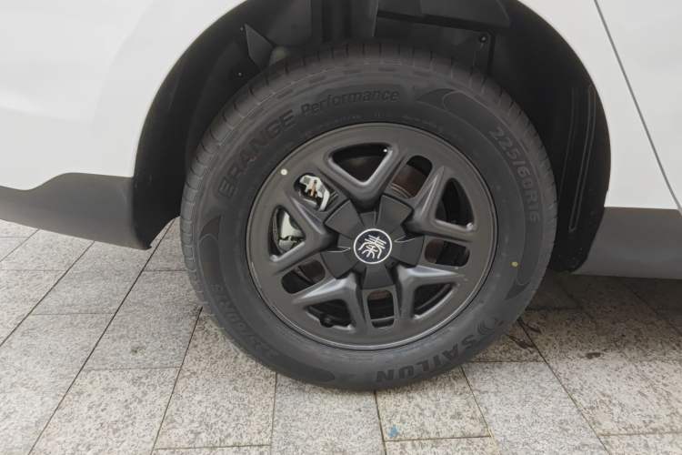 Used BYD Qin PLUS 2026 DM-i 128KM Progressive Model Right Rear Wheel Hub