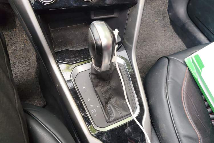 Used Volkswagen T-ROC 2018 230TSI DSG Two-Wheel Drive Advanced Version China V Standard
