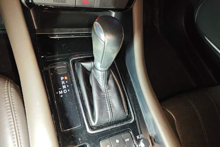 Used Mazda Atenza 2020 2.5L Sky Blue Prestige Edition Gear Lever