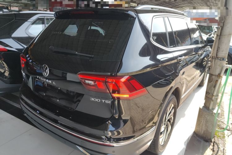 Used Volkswagen Tiguan L 2024 Outstanding Model 300TSI Automatic Two-Wheel Drive Longteng Edition
