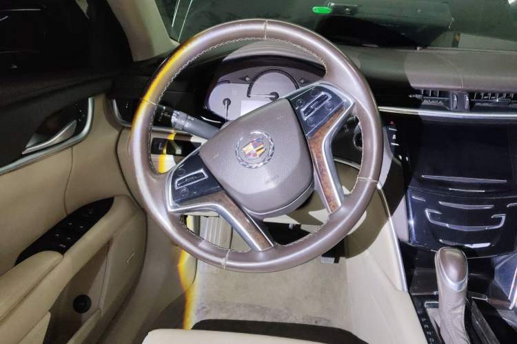 Used Cadillac XTS 2013 28T Comfort Model Steering Wheel