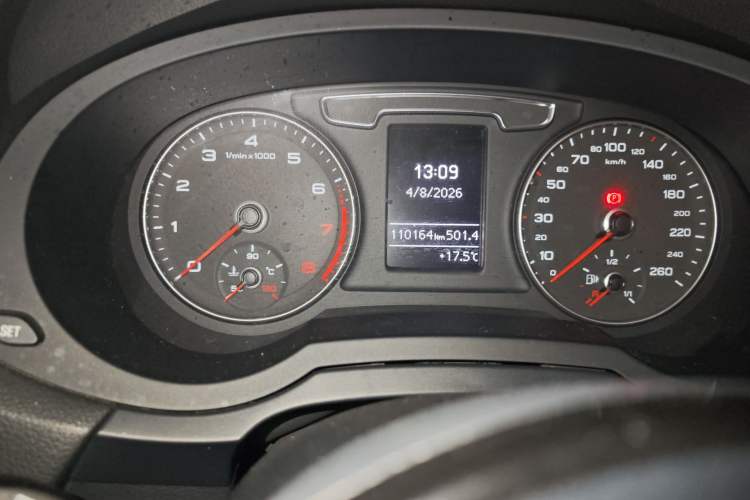 Used Audi Q3 2017 35 TFSI Fashion Model Odometer Close Up