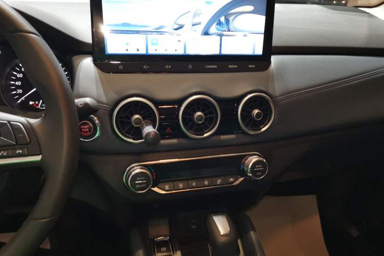 Used Nissan Qashqai 2025 Honor 2.0L CVT XV+ Leading Edition Audio And AC Panel