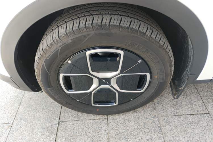 Used AION UT 2025 330 Starlight Edition Left Front Wheel Hub