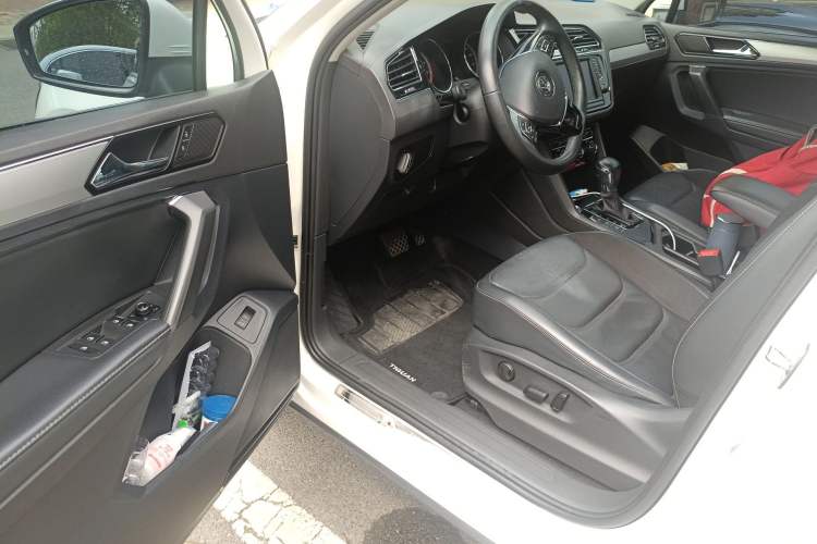 Used Volkswagen Tiguan L 2018 380TSI Automatic All-Wheel Drive Luxury Edition
