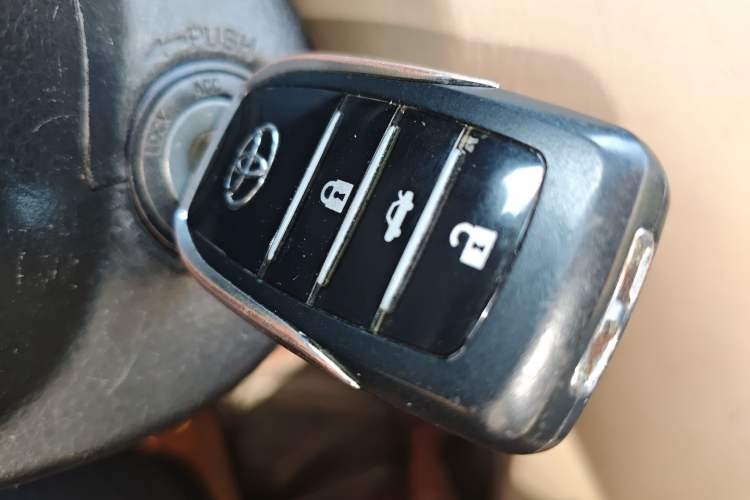 Used Toyota Corolla EX 2013 1.6L Manual Excellence Edition