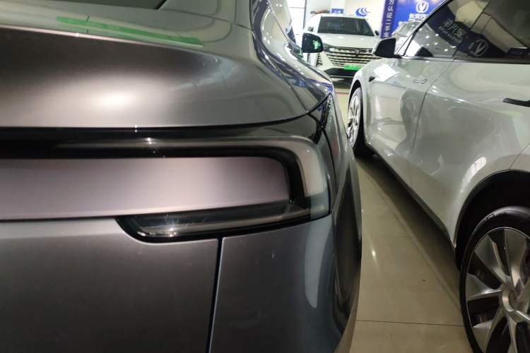 Used Tesla Model Y 2025 Rear-Wheel-Drive Version
