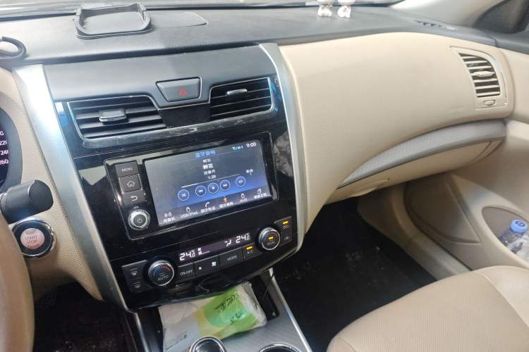 Used Nissan Teana 2016 Revised Version 2.0L XL Comfort Edition Audio And AC Panel