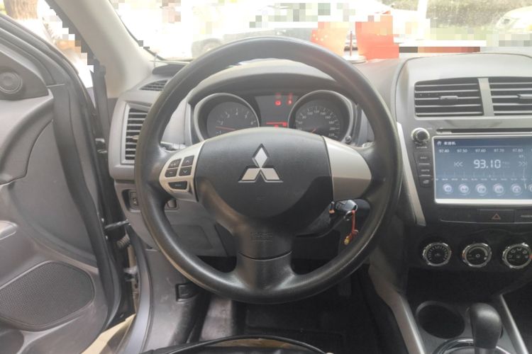 Used Mitsubishi ASX 2013 2.0L CVT Two-Wheel Drive Elite Edition Steering Wheel