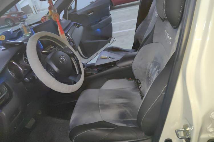 Used Toyota C-HR 2018 2.0L Luxury Edition China VI Standard
