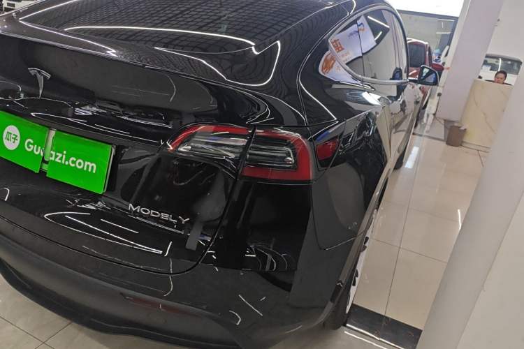 Used Tesla Model Y 2023 Rear-Wheel-Drive Version