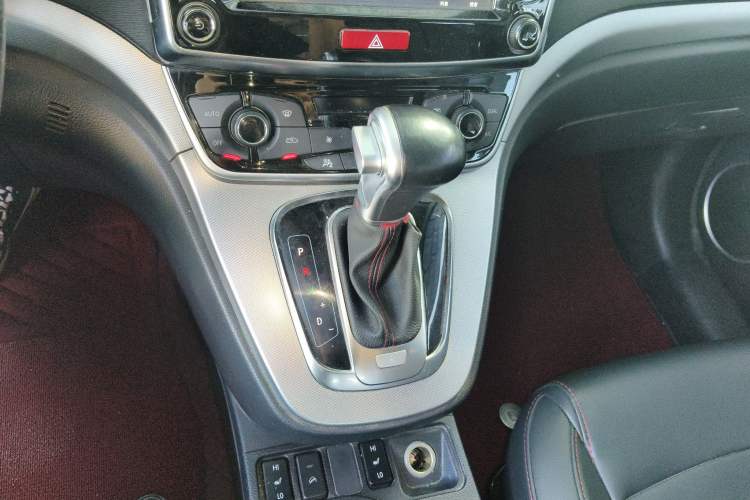Used Haval H6 2015 Sport Edition 1.5T Automatic Two-Wheel Drive Luxury Model
