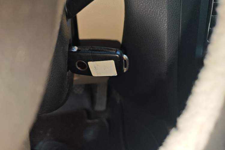 Used Volkswagen Sagitar 2012 1.6L Manual Comfort Model Vehicle Key