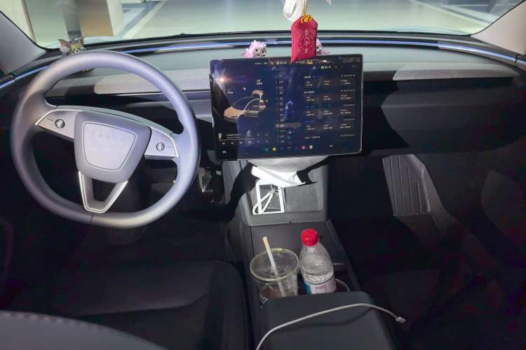 Used Tesla Model 3 2023 Rear-Wheel-Drive Version Center Console