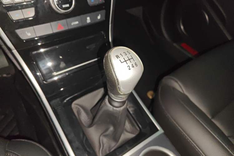 Used Haval H2 2016 Red-Label 1.5T Manual Two-Wheel Drive Luxury Model