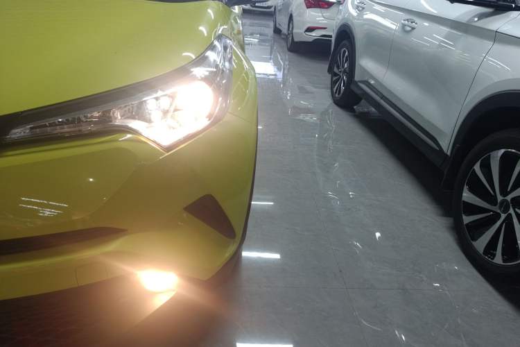 Used Toyota C-HR 2018 2.0L Leading Edition China V-standard