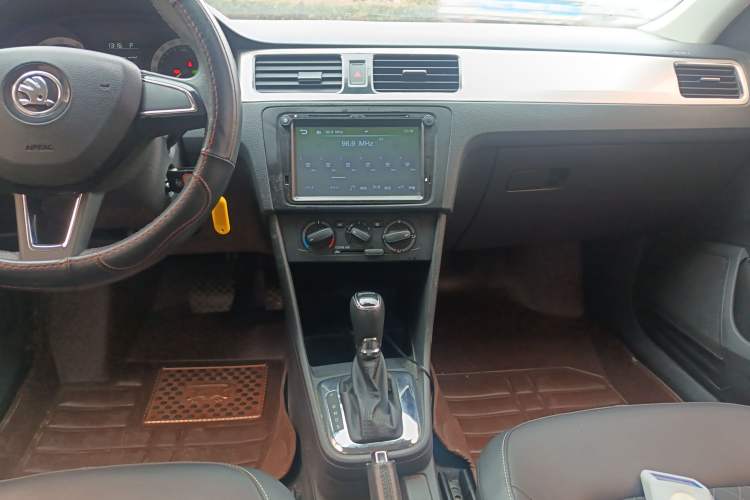 Used Skoda Rapid Spaceback 2018 1.6L Automatic Comfort Edition