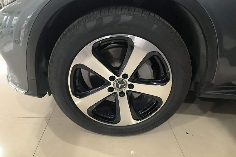 Used Mercedes-Benz GLC 2019 Facelift GLC 260 L 4MATIC Luxury Model
