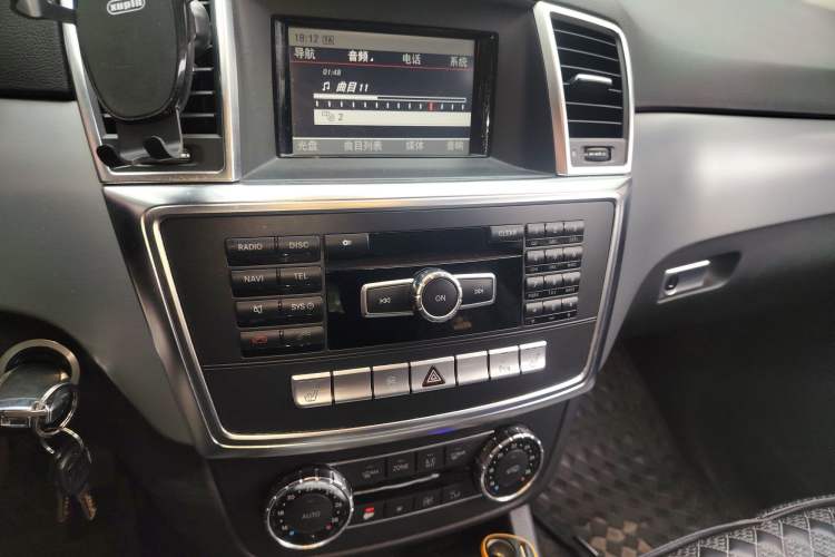 Used Mercedes-Benz M-Class 2012 ML 300