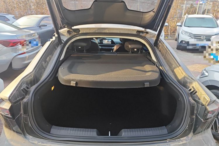 Used Changan UNI-V iDD 2023 Zhidian iDD 1.5T 113km Smart & Fun Version (Rapid Edition)
