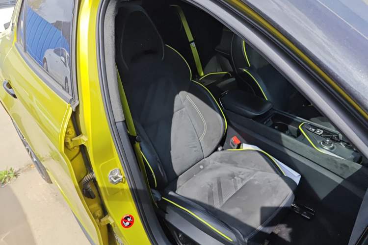 Used Lynk & Co 03 2019 03+ 2.0TD Automatic Wind-Chasing Edition Right Front Seat