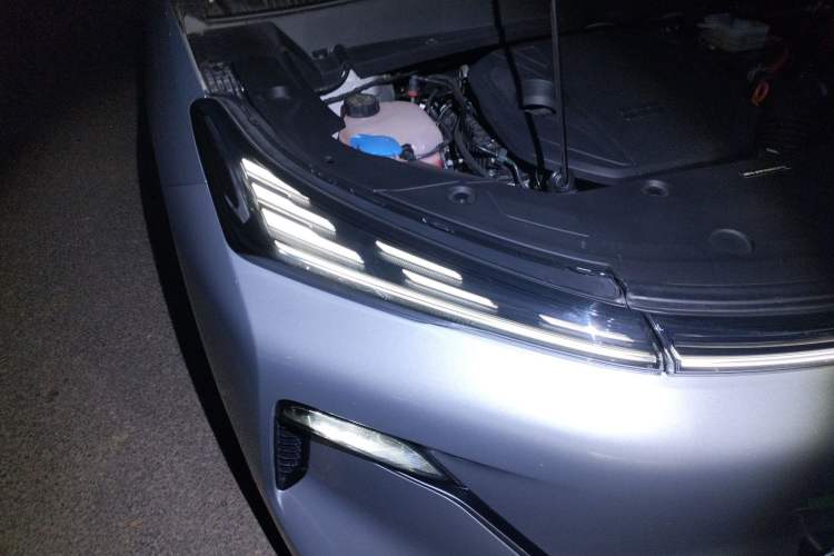 Used Geely Galaxy Galaxy Xingjian 7 EM-i 2025 120km Exploration+ Version
