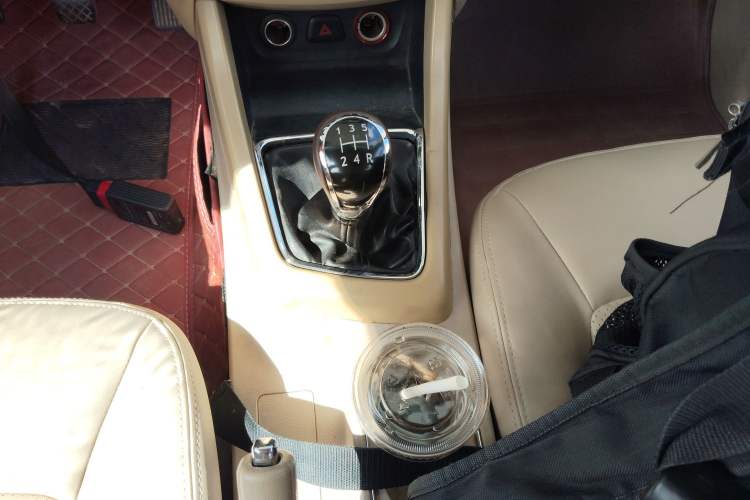 Used Baojun 730 2015 1.8L Manual Comfort ESP Version 7-seater
