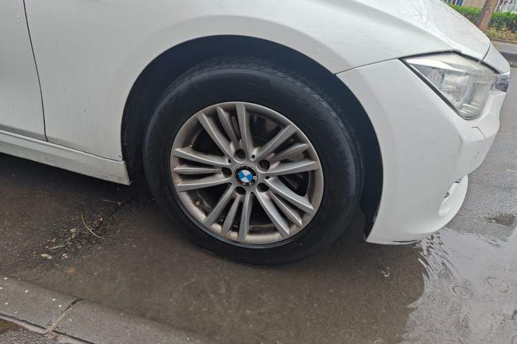 Used BMW 3 Series 2013 320Li Fashion Model
