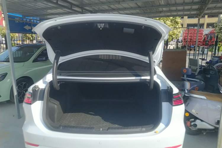 Used Geely Galaxy A7 2025 Model EM-i 70km Luxury Edition
