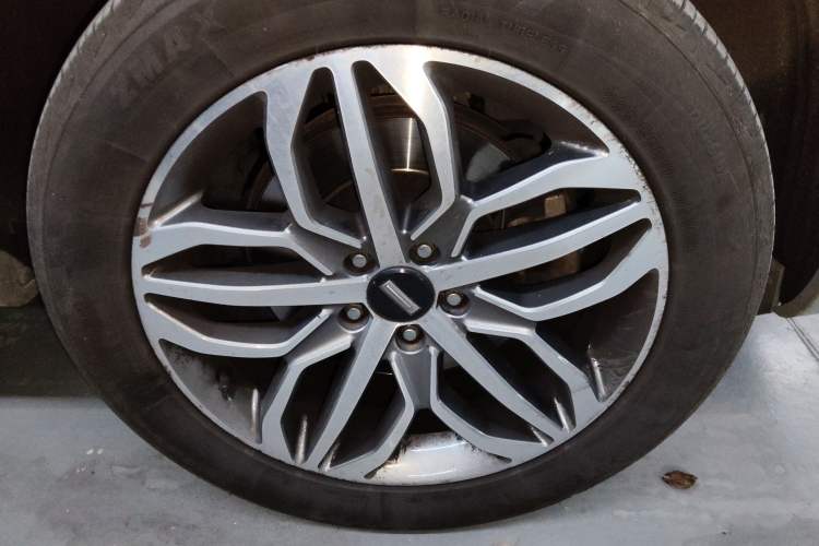 Used Wey VV5 2017 2.0T Ultra-Luxury Version Right Front Wheel Hub