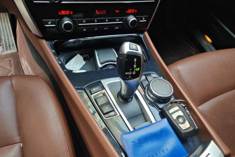 Used BMW 5 Series GT 2014 528i Leading Model
