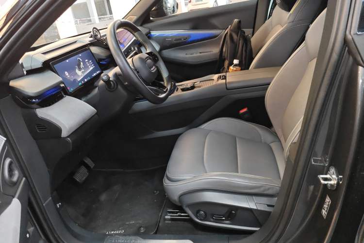 Used Lynk & Co 08 EM-P 2023 245km Ultra-Long Range Halo