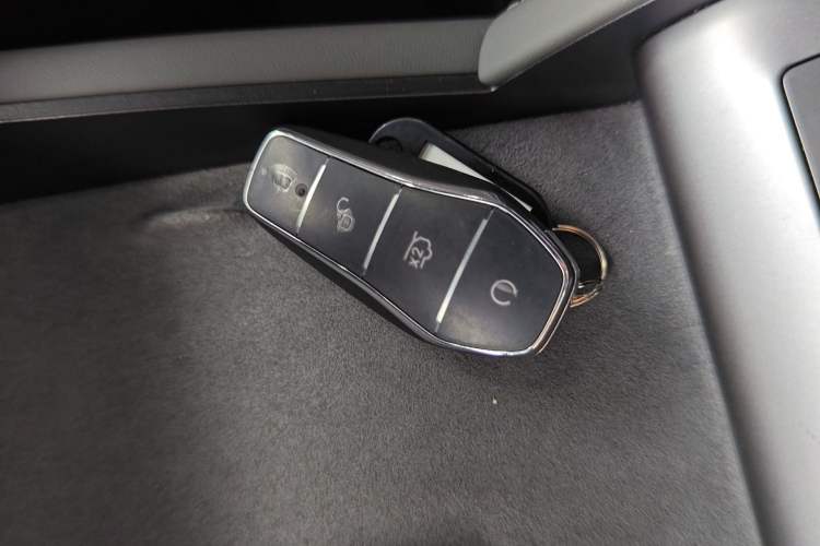 Used BYD Qin L 2024 DM-i 120KM Excellence Model Vehicle Key