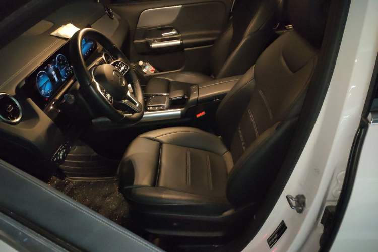 Used Mercedes-Benz GLA 2020 GLA 180 Left Front Seat