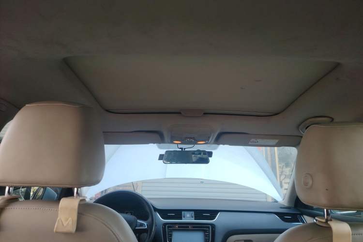 Used Skoda Octavia 2015 1.6L Manual Yijun Edition Headliner