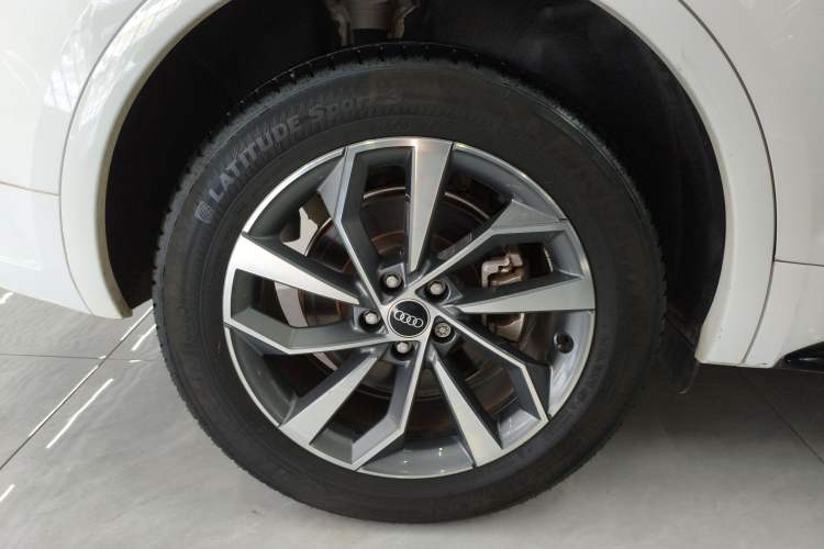 Used Audi Q5L 2023 40T Luxury Dynamic Model