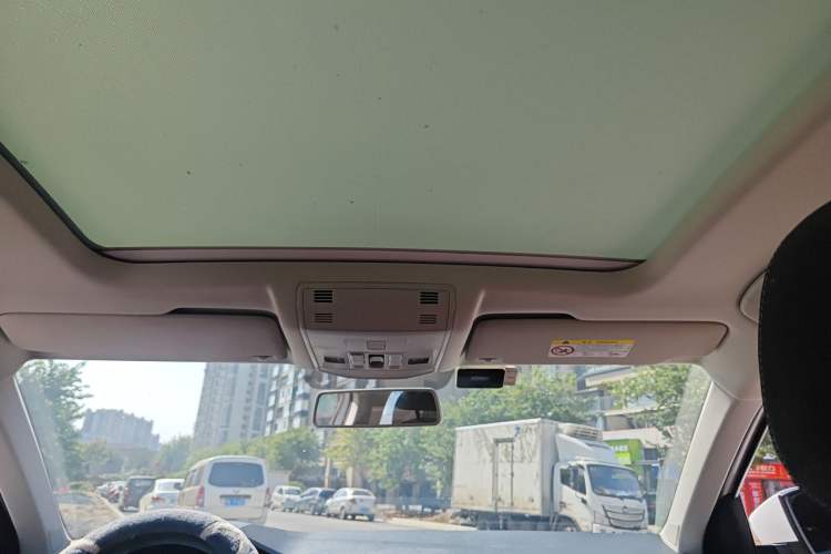 Used Volkswagen T-ROC 2019 280TSI DSG Two-Wheel Drive Comfort Version China VI Standard
