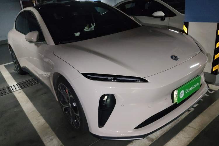 Used Nio ET5 2024 75 kWh Front Right 45 Deg