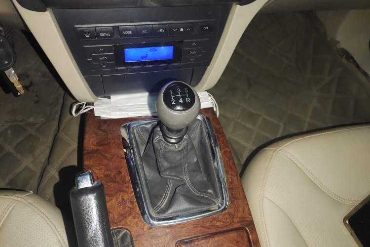 Used GAC Trumpchi GA5 2011 2.0L Manual Elite Edition Gear Lever