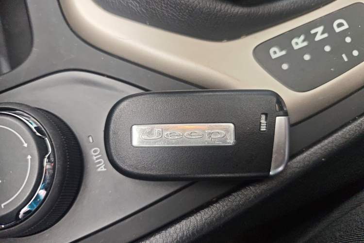 Used Jeep Cherokee 2016 2.4L Professional Smart Version