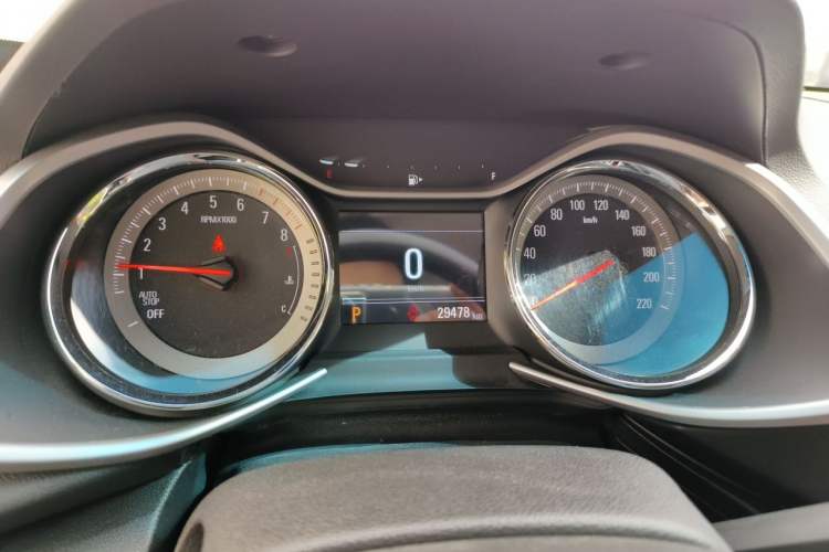 Used Chevrolet Orlando 2020 Light Hybrid Redline 530T Automatic Enjoyment Edition (5+2 Models)