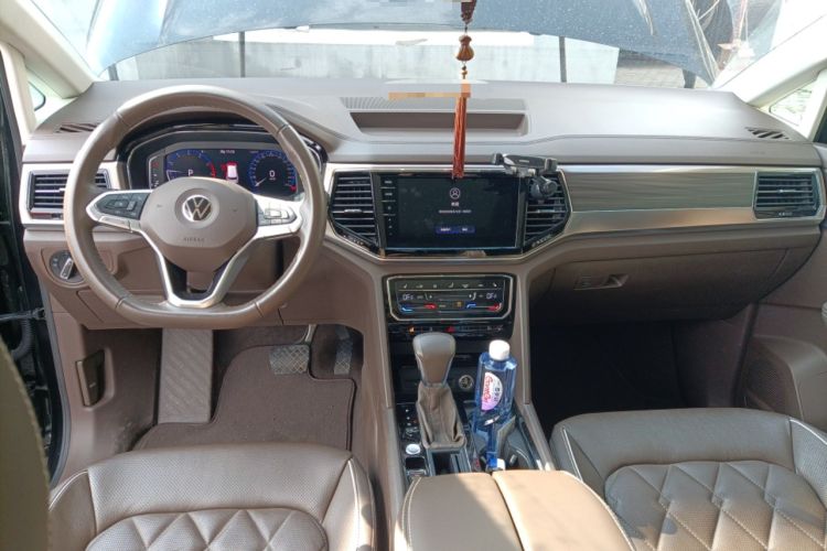Used Volkswagen Viloran 2020 380TSI Prestige Edition Center Console