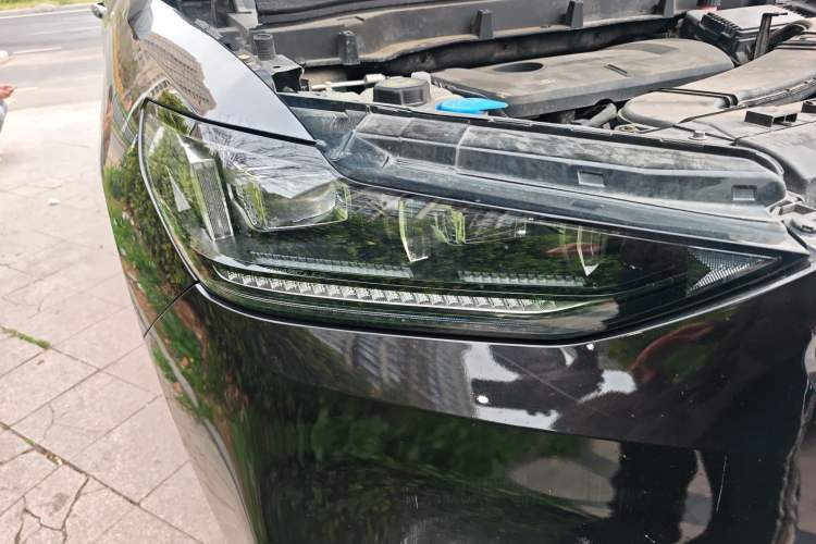 Used Wey VV6 2020 2.0T Two-Wheel Drive Smart Protection+ Right Front Headlight