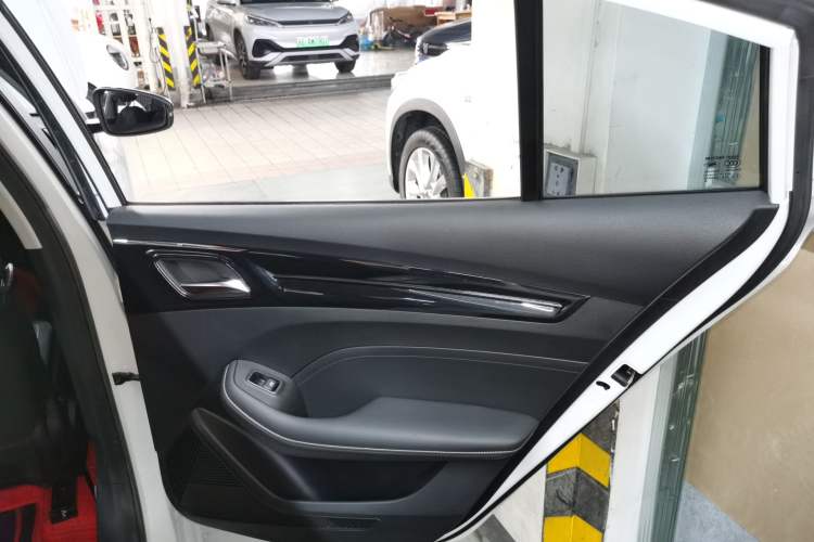 Used Roewe i5 2021 1.5L CVT Platinum Edition