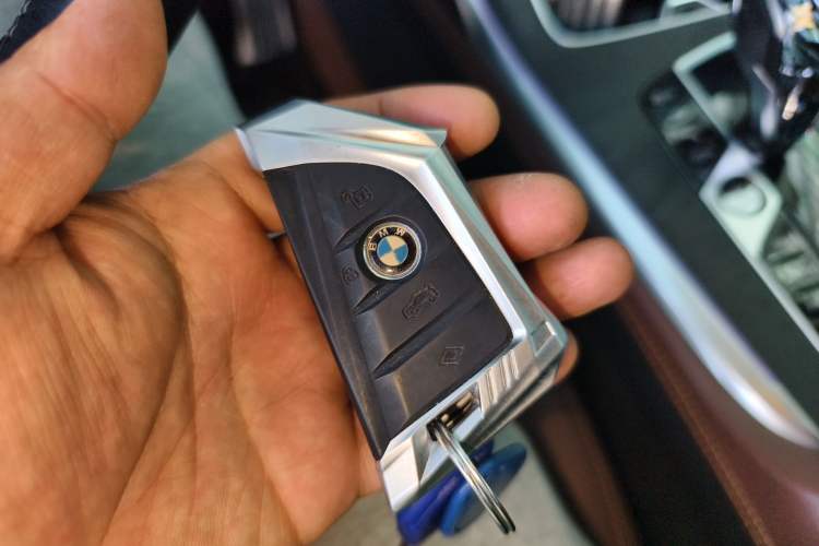 Used BMW X7 2019 xDrive40i Luxury Package with Leading Features