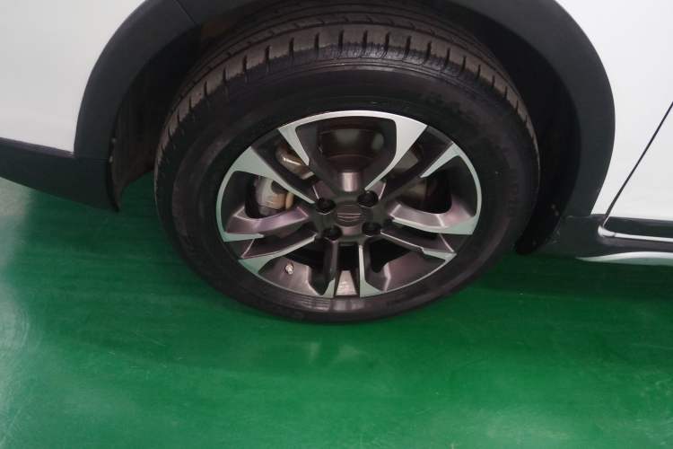 Used Geely Auto Vision X3 2019 Upgraded Model 1.5L Manual Luxury Version
