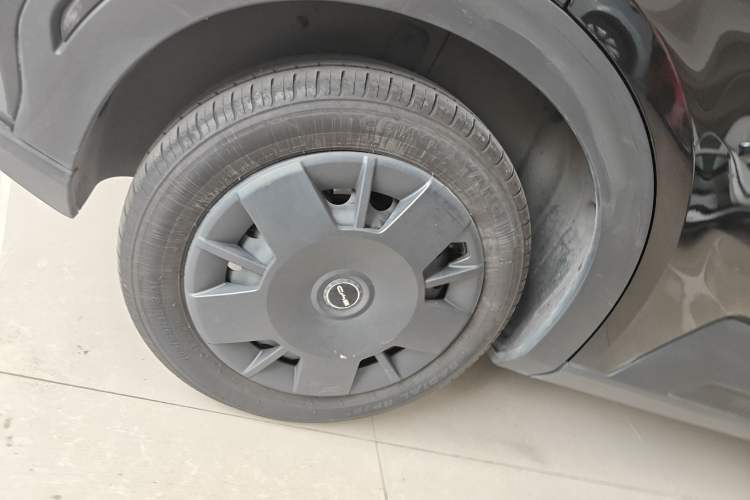 Used BYD Seagull 2024 Honor Edition 305km Dynamic Version Right Rear Wheel Hub