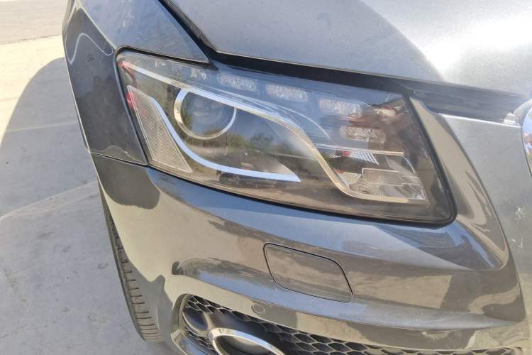 Used Audi Q5  Right Front Headlight