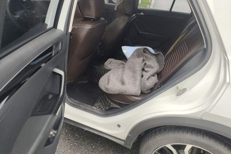 Used Volkswagen T-ROC 2021 280TSI DSG Two-Wheel Drive Comfort Connect Edition